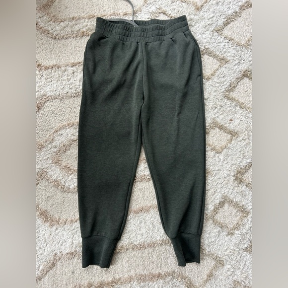 Varley doubled soft slim cuff pant - Picture 5 of 8